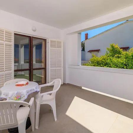 Mande Guest house