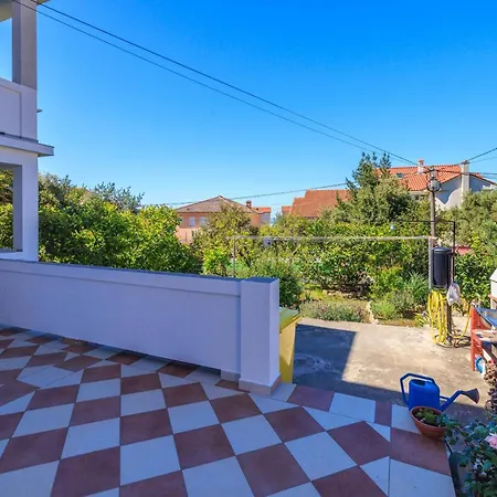 Mande Apartment Banjol