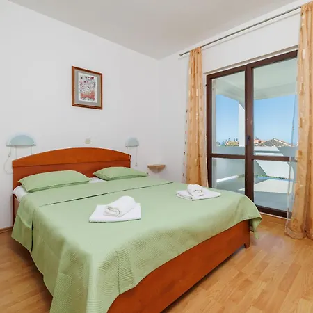 Guest house Mande 3*